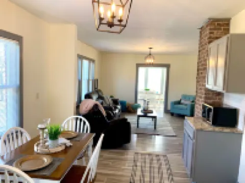 特洛特莊園 - 配有私人院子和停車場，靠近尼亞加拉醫院和娛樂場