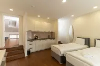 Ornament Hotel and Apartments - balcone