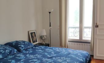 Eiffel Edge Escape 30 m from Eiffel Tower