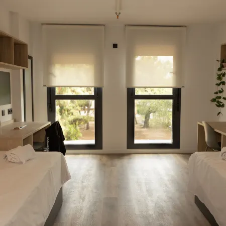 Micampus Burjassot Parque Student Residence Отели рядом с достопримечательностью «Спортивный комплекс имени Луиса Пуча»