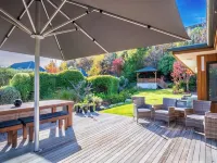 Wanaka Springs Lodge Hotels in Albert Town