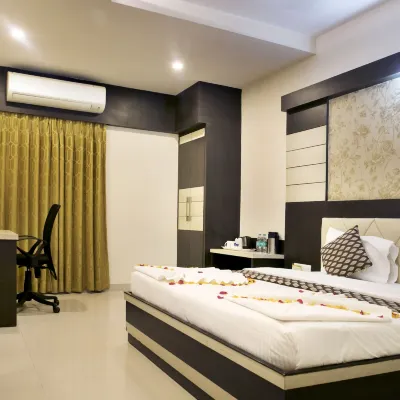 Ganges Grand Hotels near Godowliya
