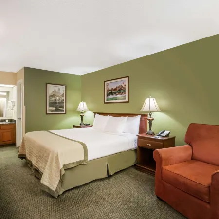 Baymont by Wyndham Waycross