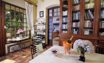 Villa Aimée Luxury Apartments with Heated Pool