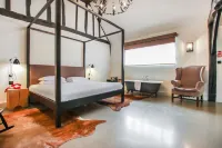 The Crown Hotels in Chiltern District