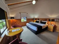 Tall Timbers Tasmania Hotels in Smithton