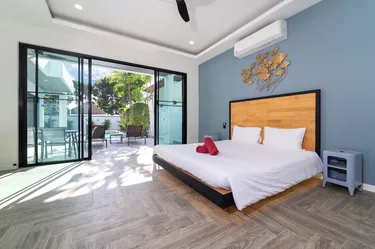 รูปภาพของวิลล่า อินทราที่มีดีไซน์ 2 ห้องนอนพร้อมสระว่ายน้ำออกซิเจน