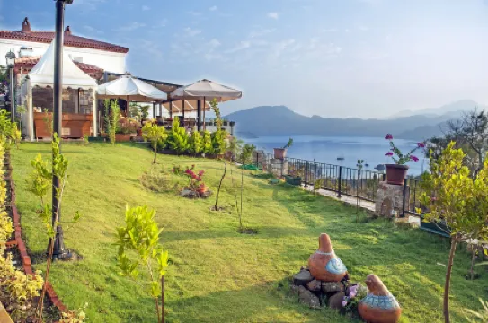 Swan Lake Hotel - Adult Only