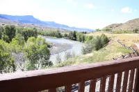 Yellowstone Valley Inn - Mountain view