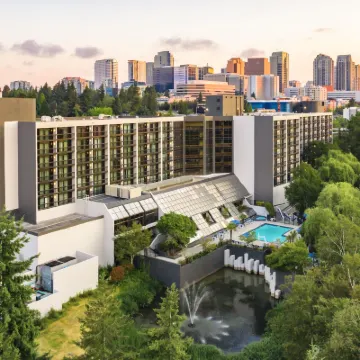 Hilton Bellevue Hotels near Bellevue Square