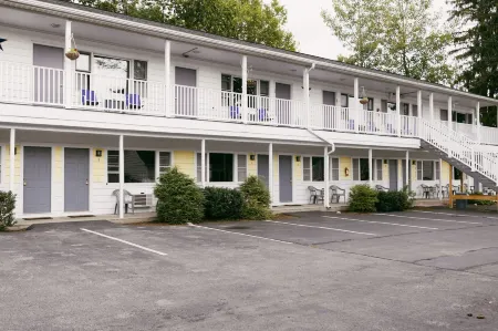 海軍上將汽車旅館