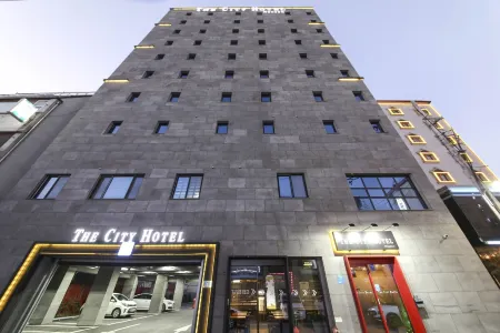 The City Hotel Отели в г. Нонсан