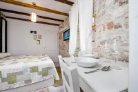 Apartment and Studio CA’ 3 VIE