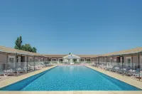 Hôtel Saint Louis Hotels in L'Isle-sur-la-Sorgue