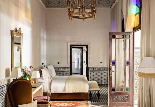 리아드 페스 대표 이미지