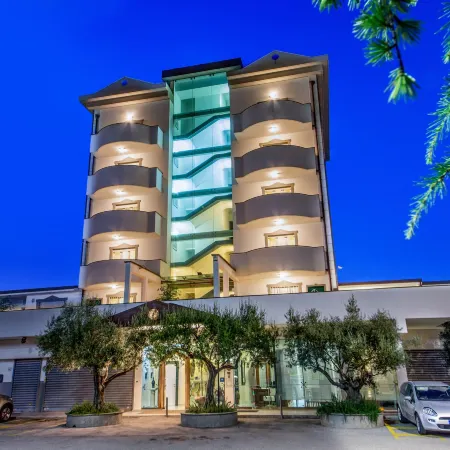 Arcom Palace