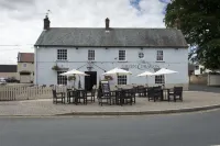 Green Dragon, Welton by Marston's Inns فنادق في 