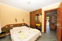 Grenadine Lodge فنادق في Ortaca