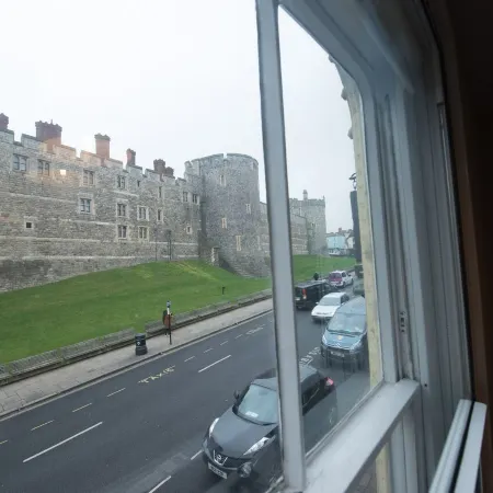 Central Windsor Apartment Facing the Castle