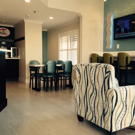 Super 8 by Wyndham Mountain View