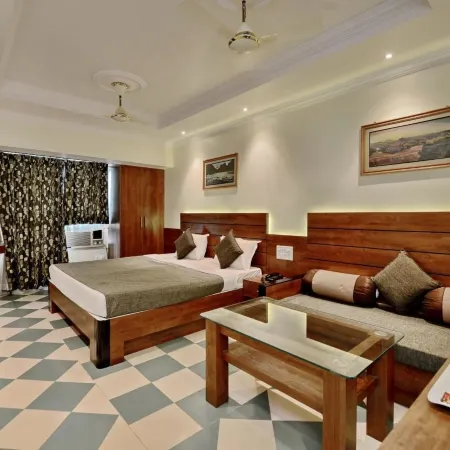 Hotel Pushpak