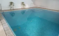 Hotel Villa Isabella - مسبح