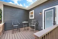 Charming cottage in fabulous Pensacola just steps from the water with water view