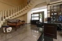 RedDoorz Plus Near Halim Perdanakusuma 2