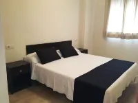 Apartamentos Doña Carmen 3000 Hotels near Via Verda de la Mar (accés)