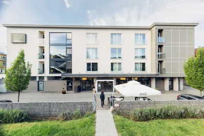 Harry's Home Hotel & Apartments