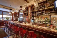 Casablanca Hotel by Library Hotel Collection - Barer
