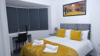 Manchester Entire House 3-Bedrooms-Sleeps5-Parking