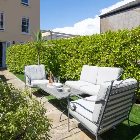 Nash House - Seafront With Parking Close to Town
