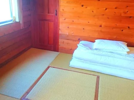 Private Beach House Отели рядом с достопримечательностью «Bise-Fukugi Tree Road»