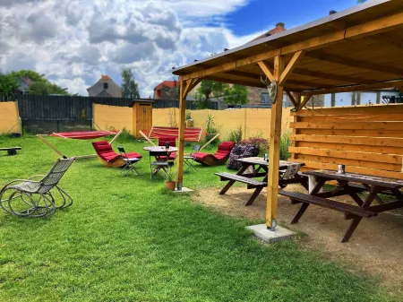 Teepee Camp Lounky Отели в г. Литомерице