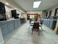 Western Inn and Suites - breakfast