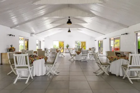 Hotel Coucoue Lodge Отели в г. Адьяке