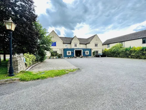 The Churchill Court Hotel a Cassington