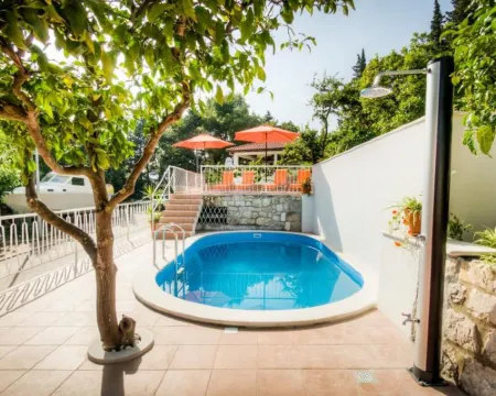 Guest House Villa Nina Hotels in Mlini