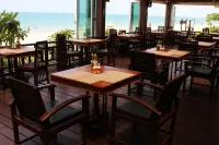 Khaolak Palm Beach Resort Hotel di Takua Pa District