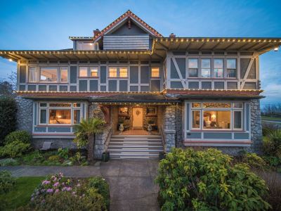 Dashwood Manor Seaside Bed & Breakfast
