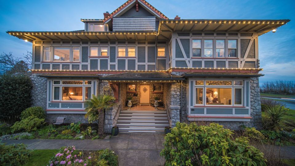 Dashwood Manor Seaside Bed & Breakfast