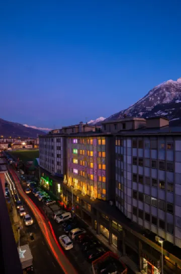 Omama Hotel فنادق في 