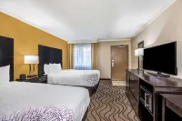 La Quinta Inn & Suites by Wyndham Carlsbad - Legoland Area