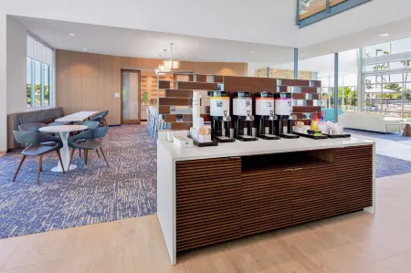 Hampton Inn & Suites San Diego Liberty Station Отели рядом с достопримечательностью «Пеканга Арена»