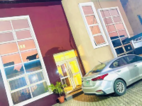 Posh Hotel and Suites Ikeja โรงแรมในOjodu