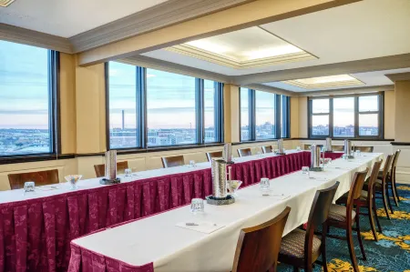 Hampton Inn & Suites Providence Downtown Отели рядом с достопримечательностью «Род-Айлендская школа дизайна»