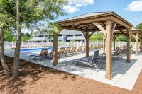 Grey Fox Inn - Pools