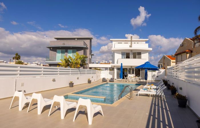 Faros Seaside Villa Larnaca