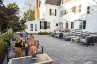 Chapter House Hotels in Yarmouth Port
